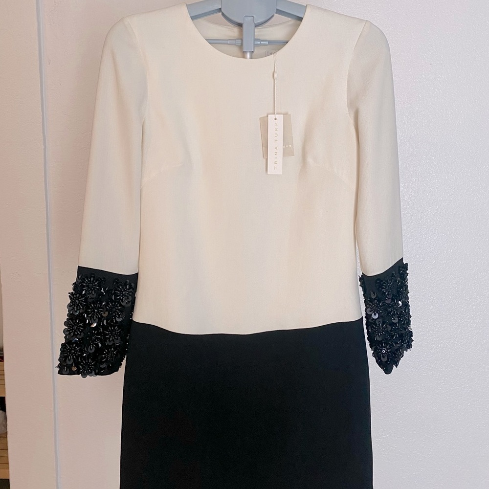 BNWT TRINA TURK - BEIGE & BLACK COLOR BLOCK DRESS, BEADED SLEEVE DRESS SZ 2
